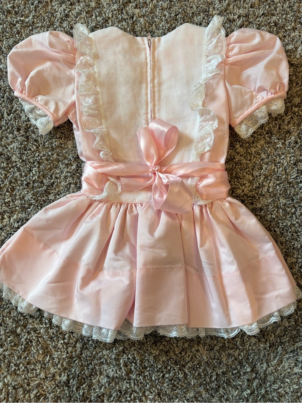 C.I. Castro&Co. Vintage Little Girls Pink Lace Trim Dress with Bow - Picture 3 of 3
